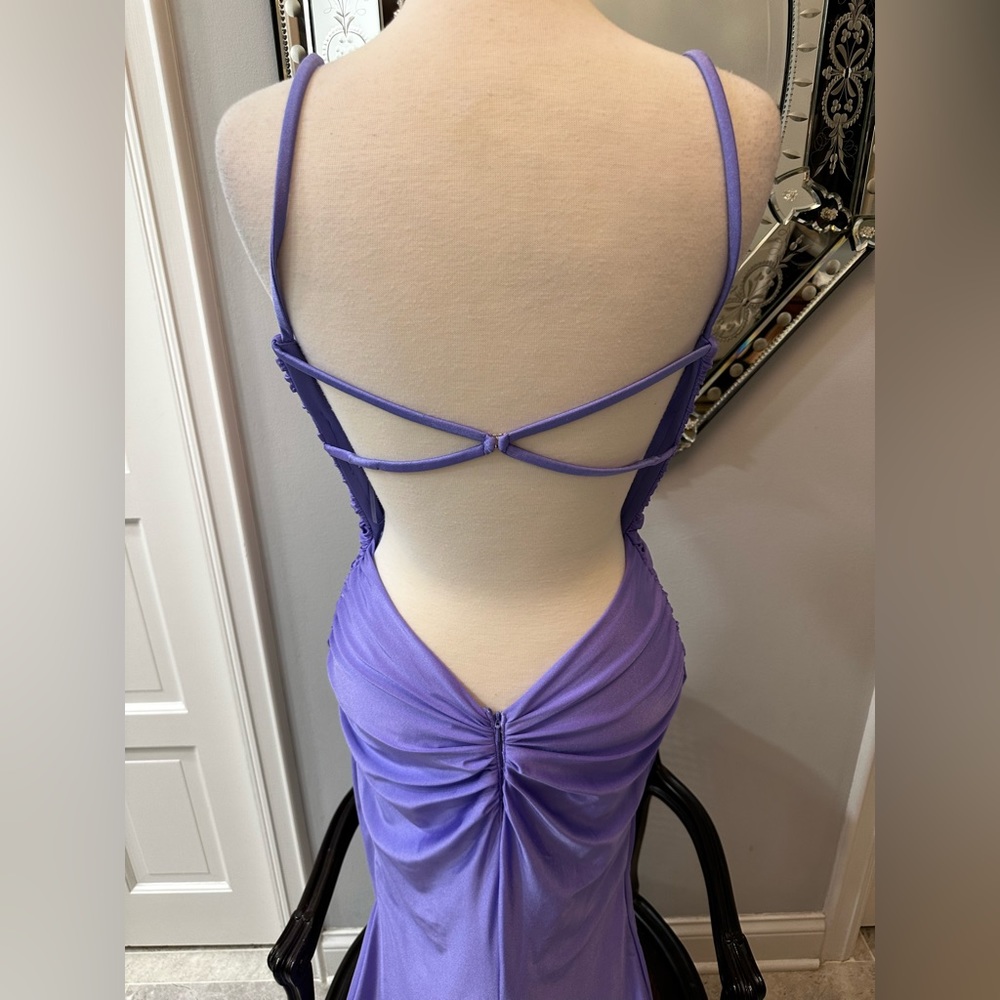 NWOT La Femme Gala Prom Cocktail Wedding Purple Tight Sexy Back Goddess - Picture 10 of 17